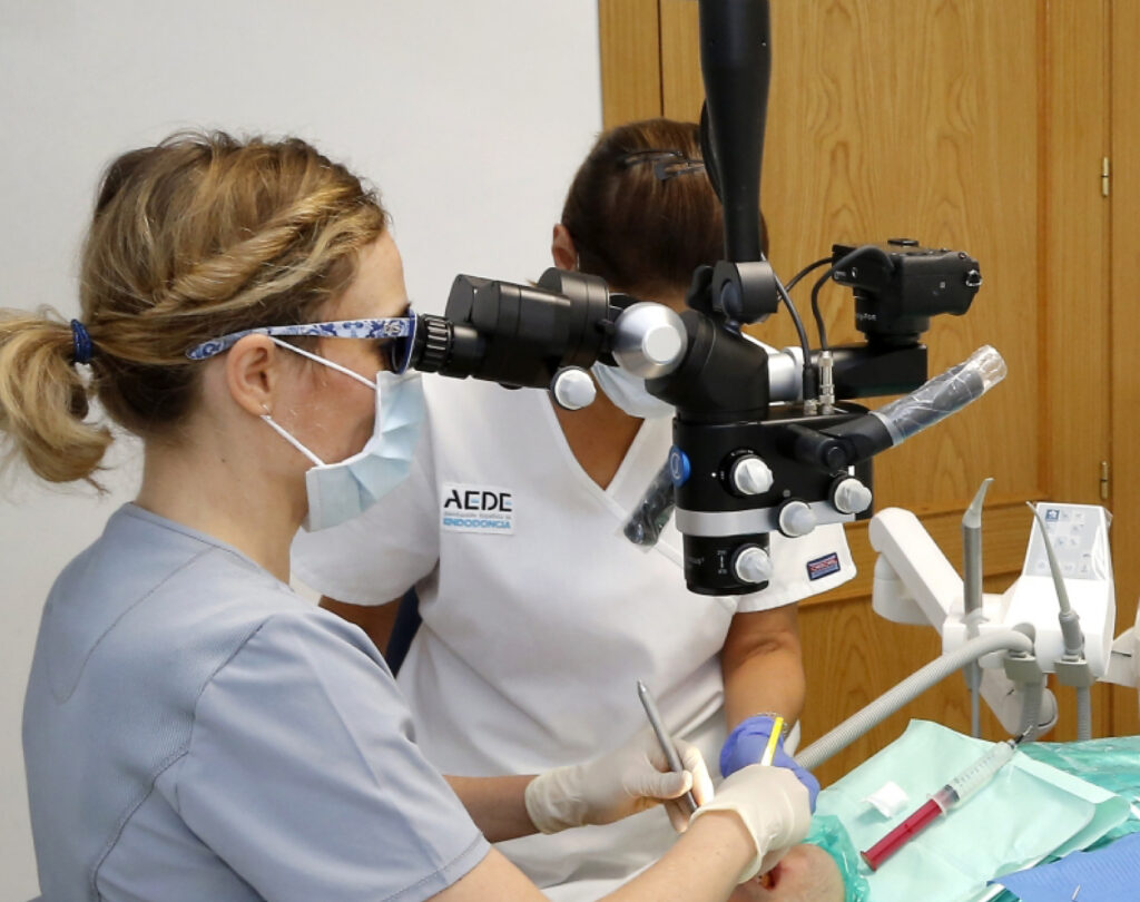 Foto de Andreea Rusu durante una intervención